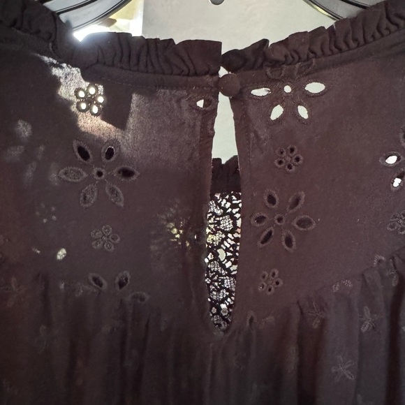 Torrid Black Eyelet Lace Blouse women’s size 2 super cute - Picture 8 of 8